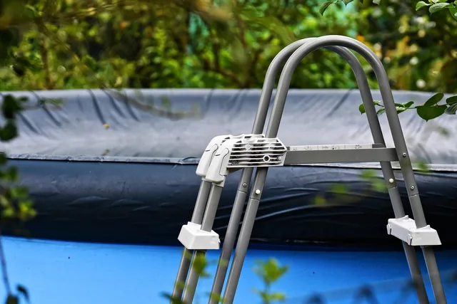 pool, ladder, cover, nature, swimming pool, water, swim, summer, pool-head, relaxation, blue, leisure time. How to price pool service jobs by time, risk, and parts markup