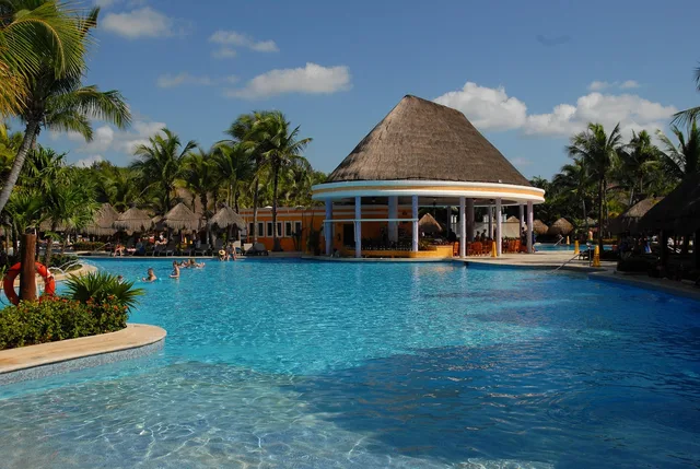 cancel, pool, poolbar, pool area, cancel, pool, pool, pool, pool, pool, poolbar, poolbar, poolbar, pool area, pool area, pool area, pool area, pool area. What it costs to start a pool service business, and where the money comes from